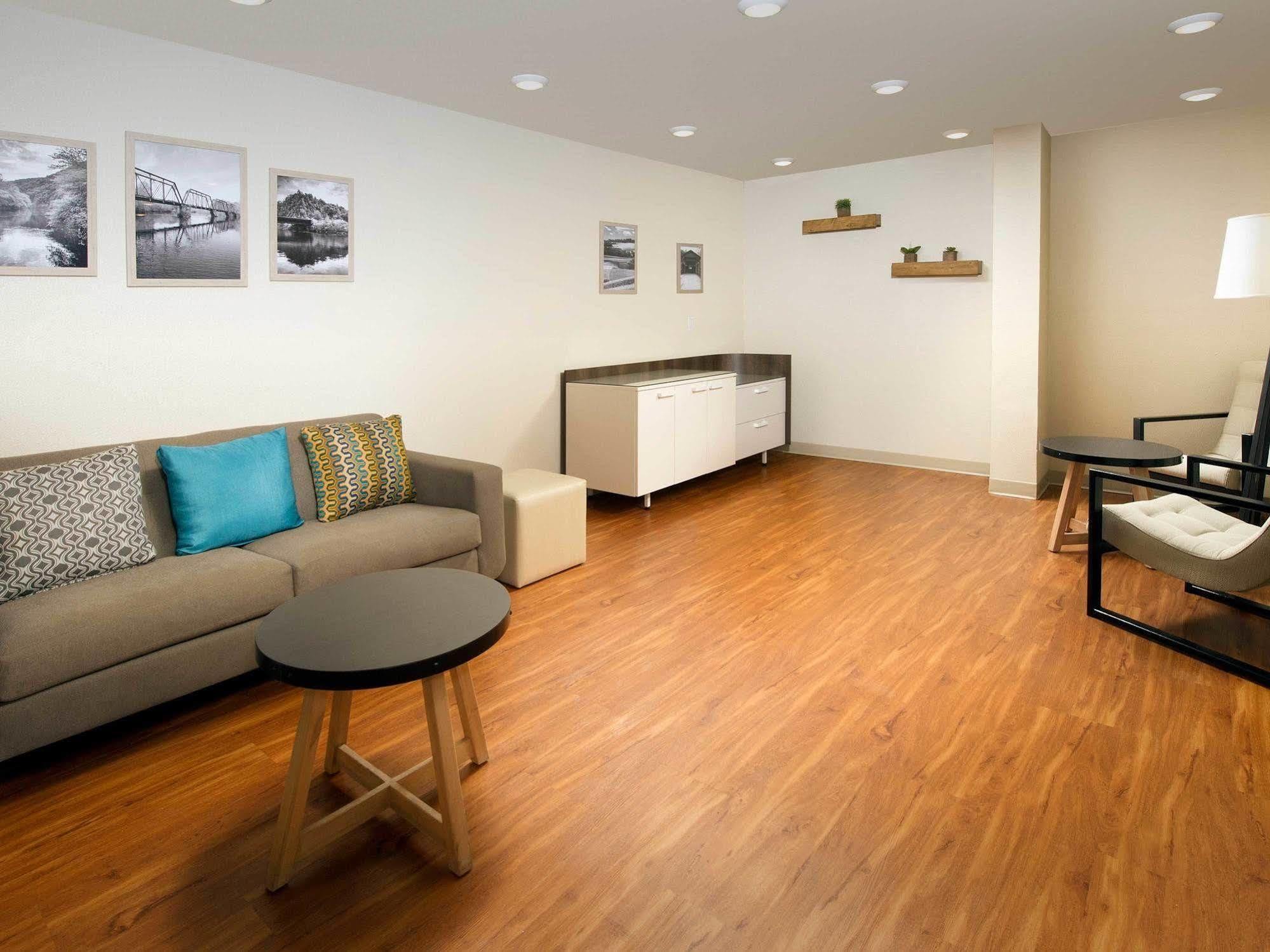 Woodspring Suites Akron Portage Lakes Eksteriør billede